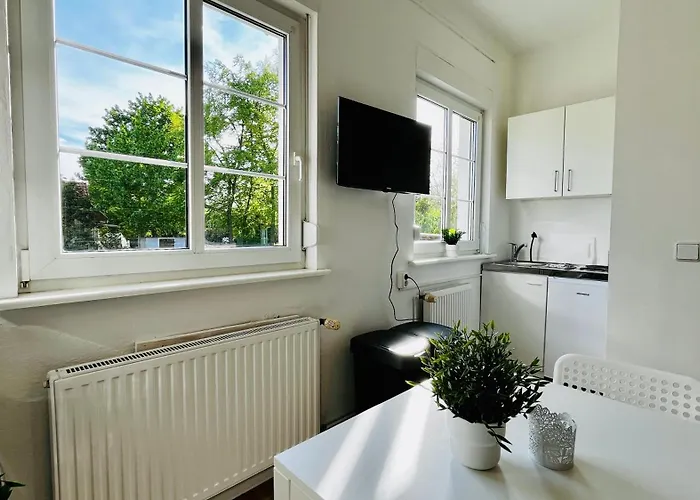 Work & Stay- Vollausgestattet Mit Garten & Parkplatz *